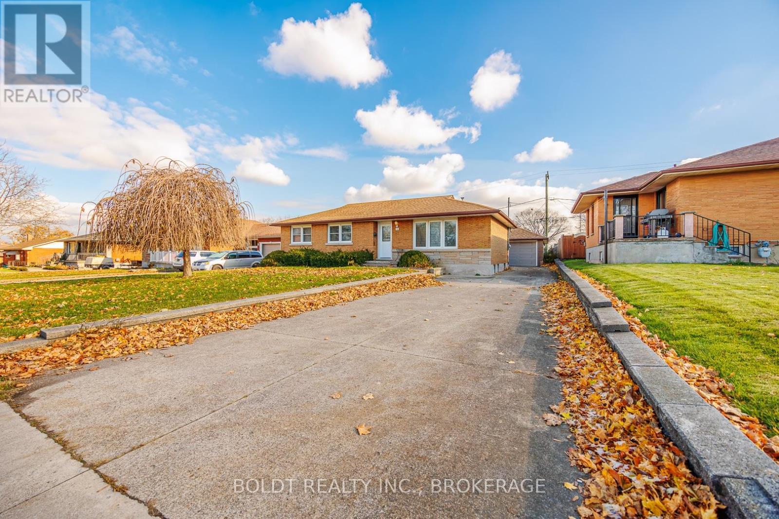 24 Winslow Crescent, Thorold, Ontario  L2V 3S1 - Photo 2 - X13176140