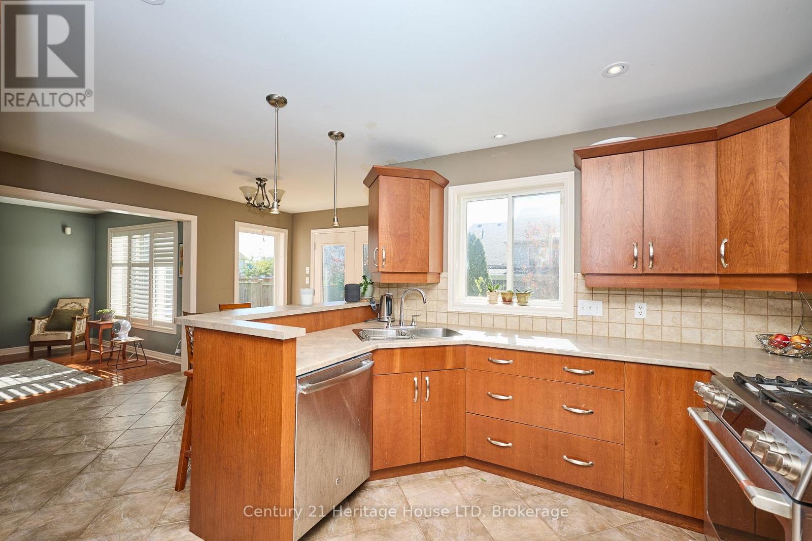 4 Arlene Street, St. Catharines, Ontario  L2S 4C9 - Photo 10 - X13177142