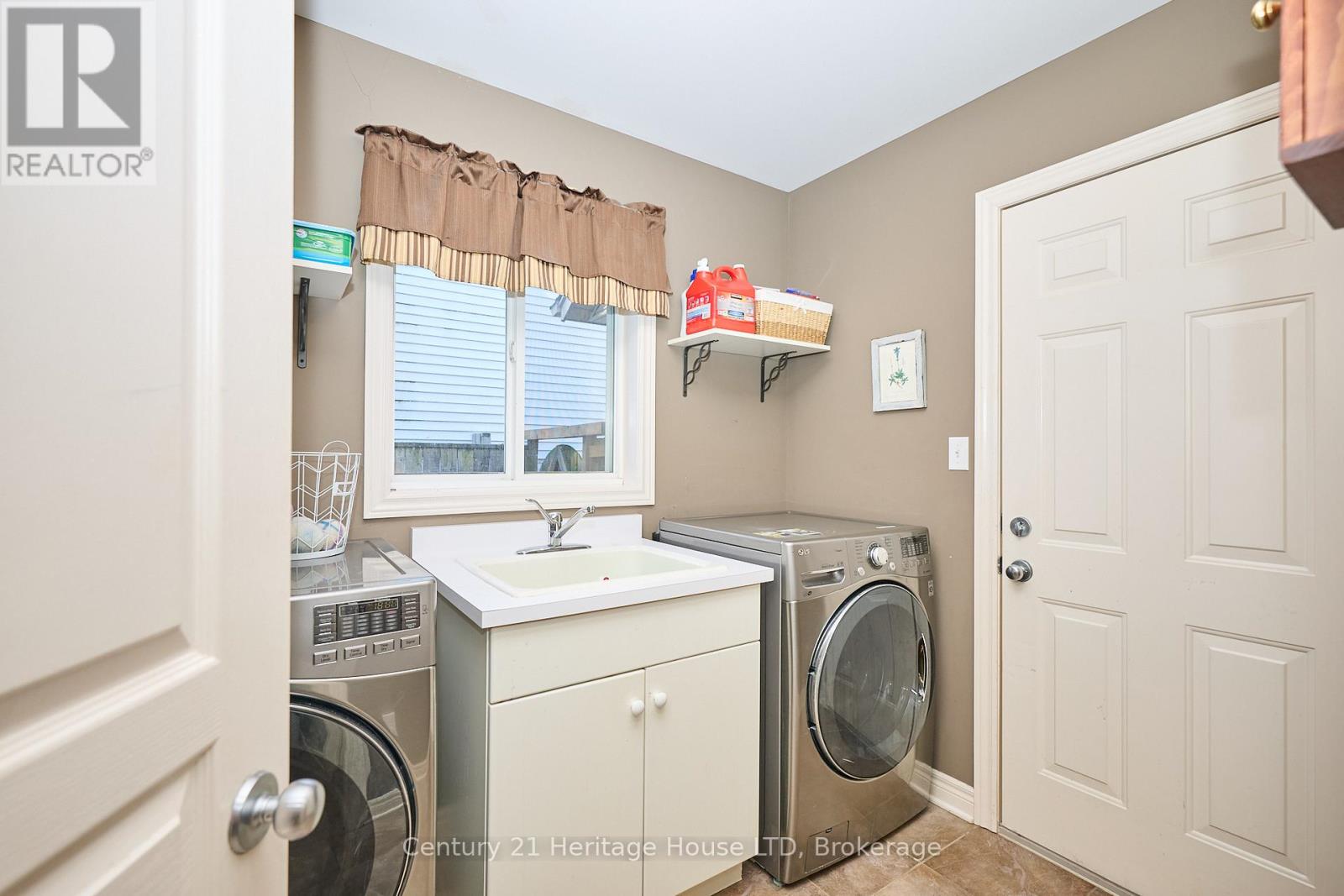 4 Arlene Street, St. Catharines, Ontario  L2S 4C9 - Photo 16 - X13177142