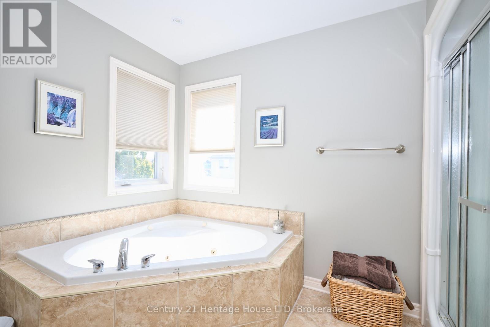 4 Arlene Street, St. Catharines, Ontario  L2S 4C9 - Photo 20 - X13177142