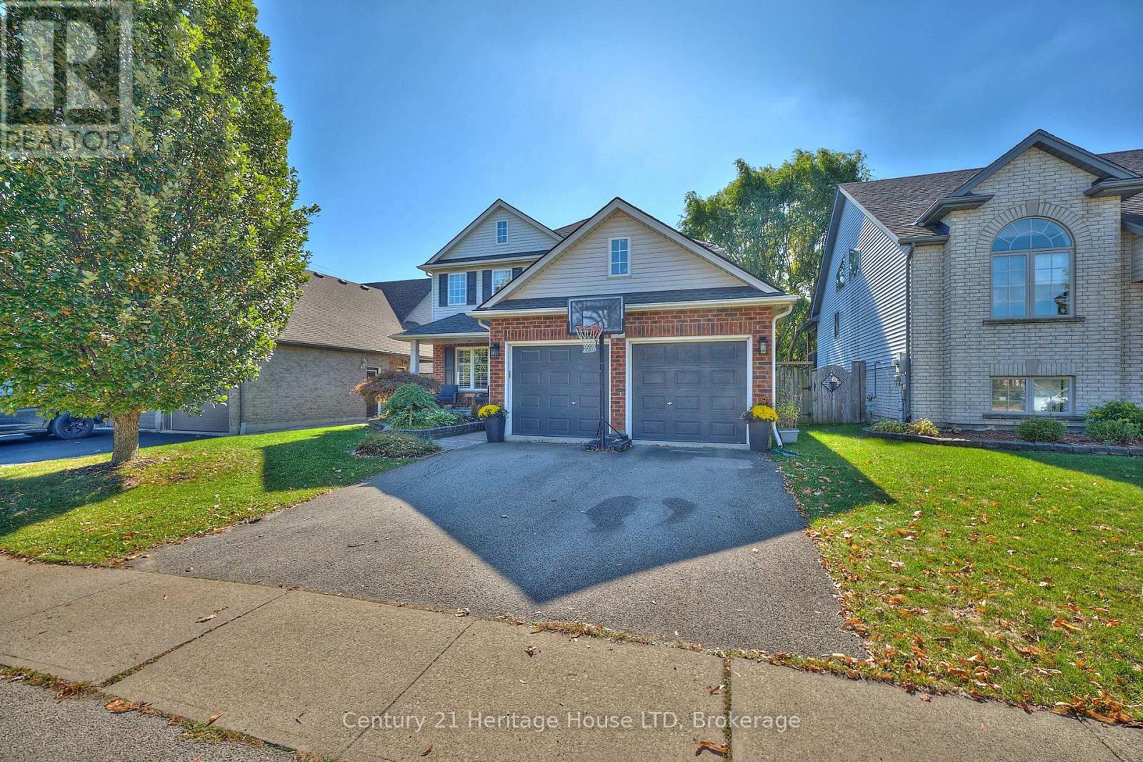 4 Arlene Street, St. Catharines, Ontario  L2S 4C9 - Photo 3 - X13177142