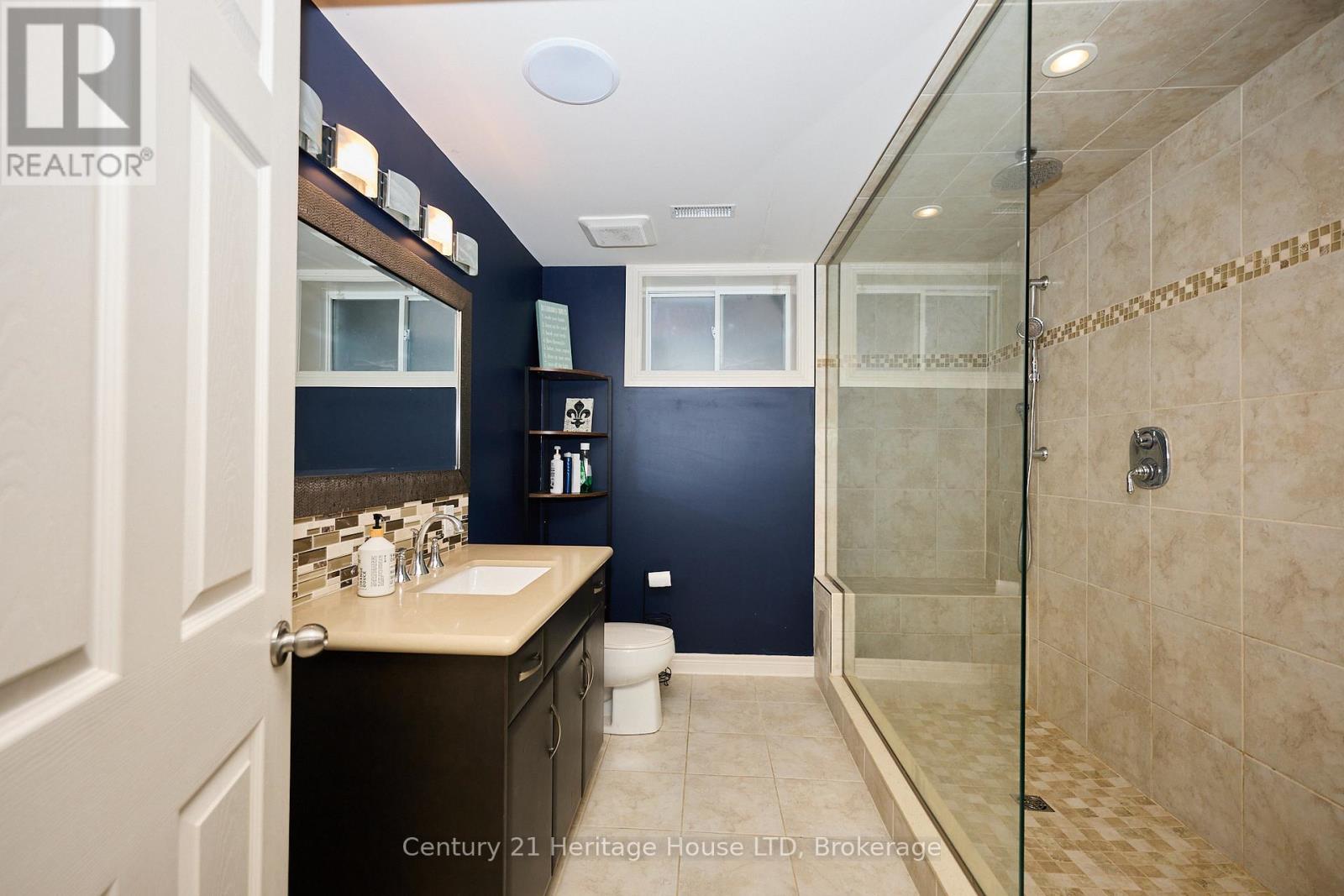 4 Arlene Street, St. Catharines, Ontario  L2S 4C9 - Photo 30 - X13177142