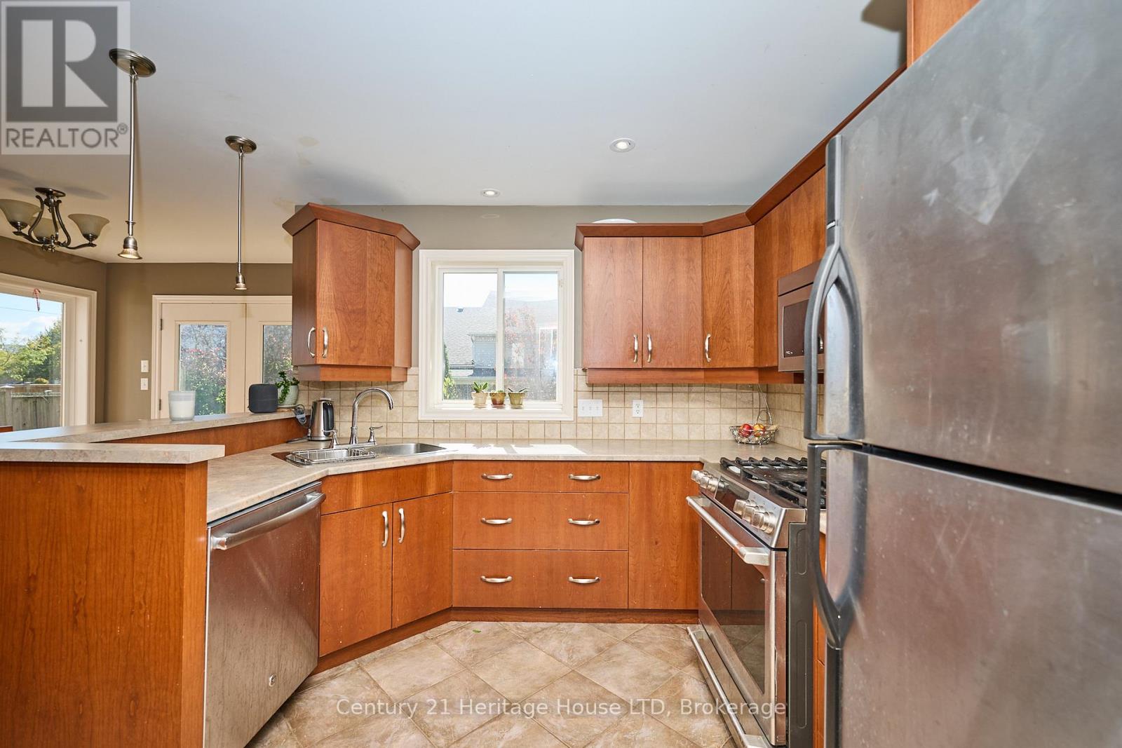 4 Arlene Street, St. Catharines, Ontario  L2S 4C9 - Photo 9 - X13177142
