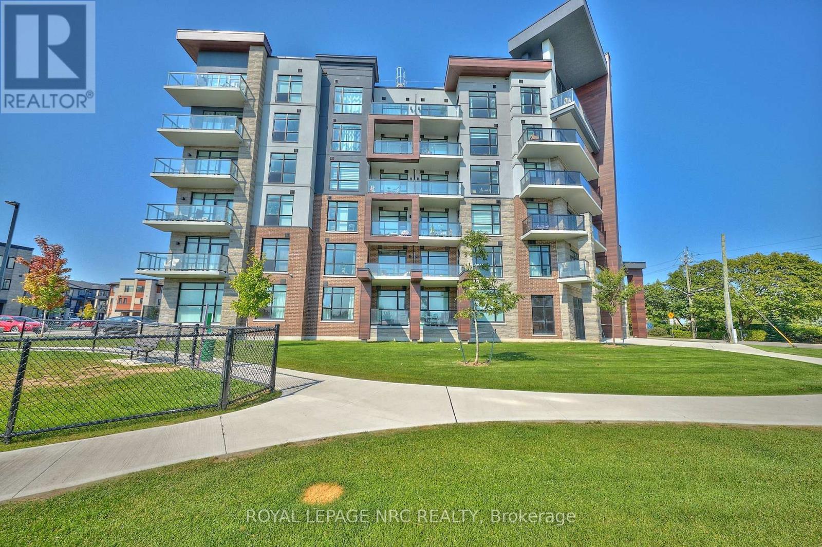 221 - 600 NORTH SERVICE ROAD, Hamilton, Ontario