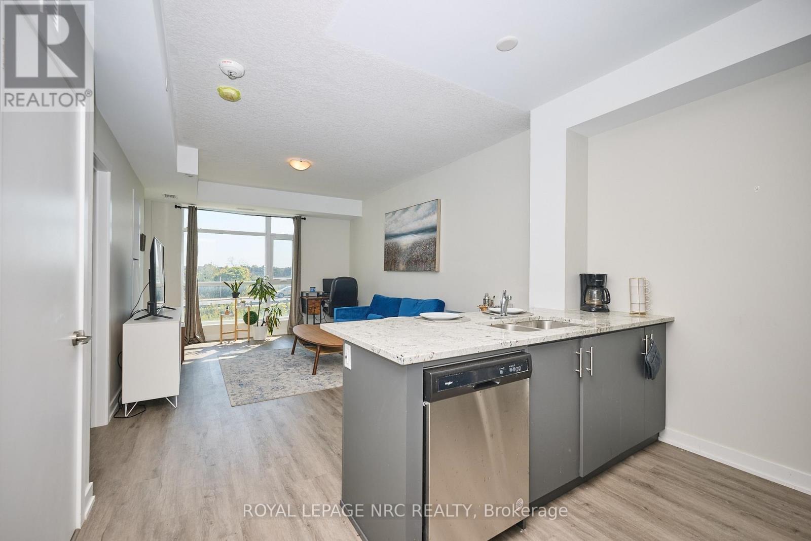 221 - 600 North Service Road, Hamilton, Ontario  L8E 0L2 - Photo 8 - X13180960
