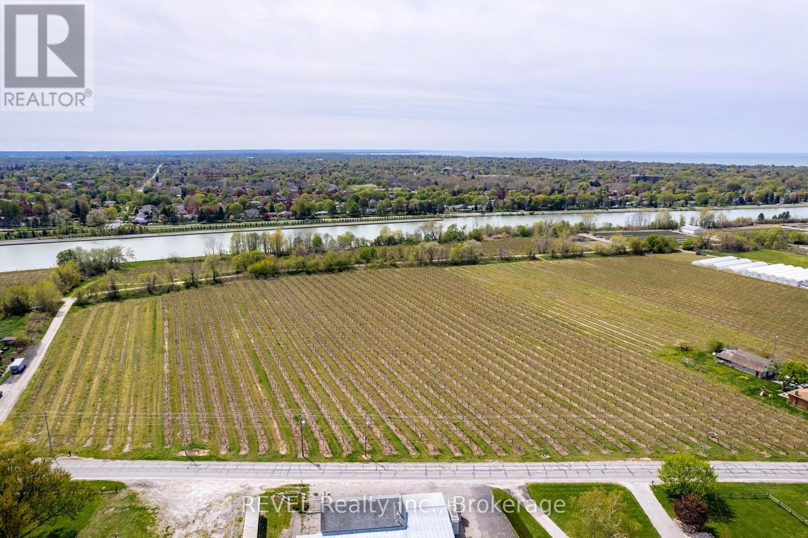 160 Read Road, St. Catharines, Ontario  L2R 7K6 - Photo 2 - X13183550