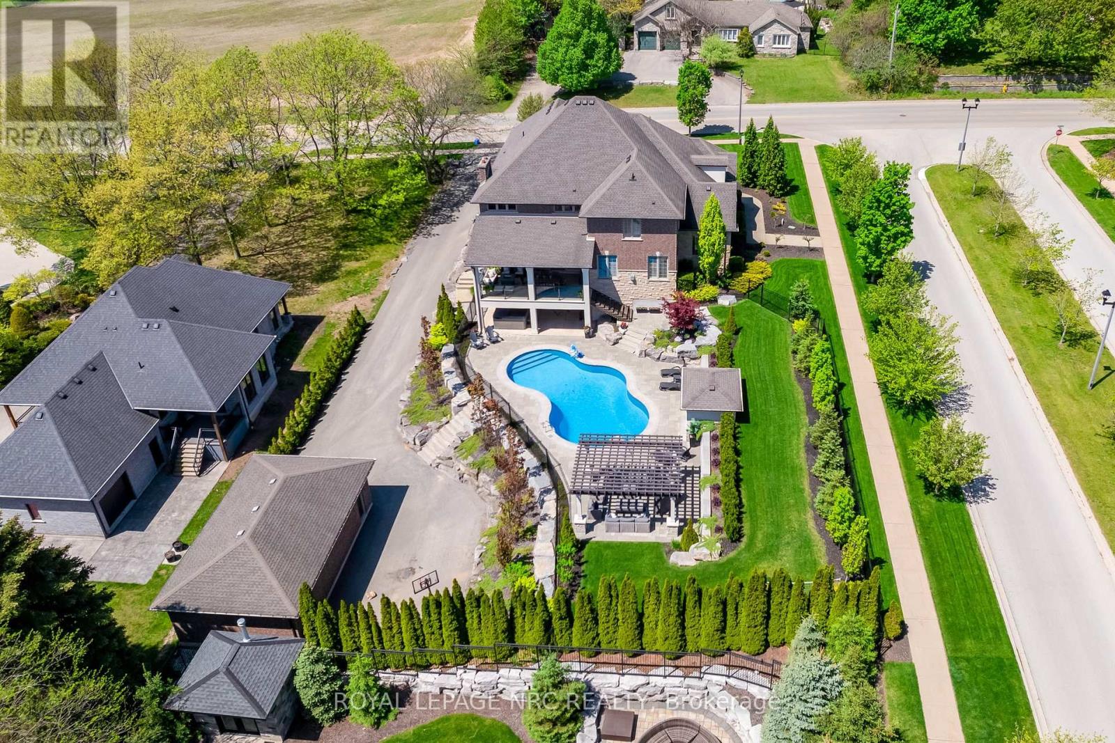 34 Marlene Stewart Drive, Pelham, Ontario  L3E 0S3 - Photo 3 - X13184262