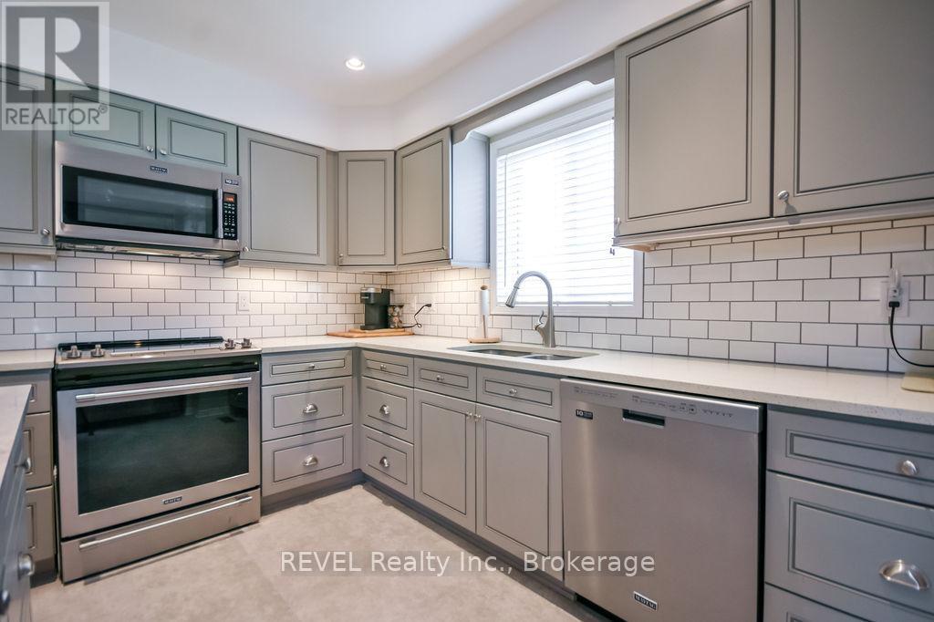 179 Luckport Crescent, Midland, Ontario  L4R 4Y1 - Photo 8 - S13190410