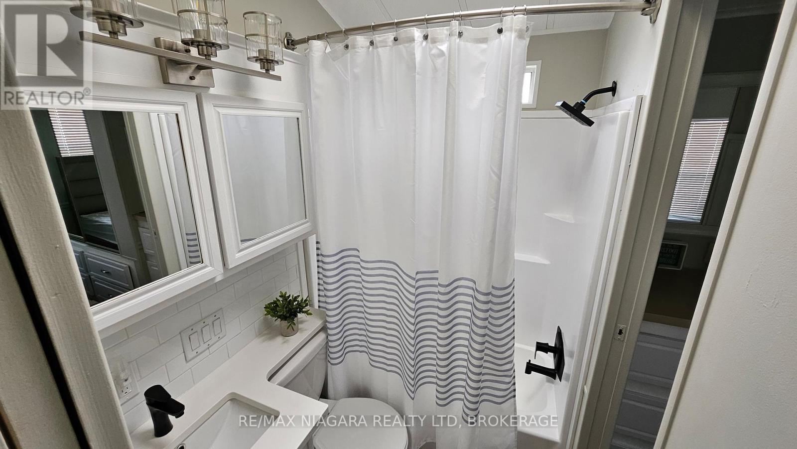 17 Mariner Crescent, Port Colborne, Ontario  L0S 1R0 - Photo 3 - X13202972