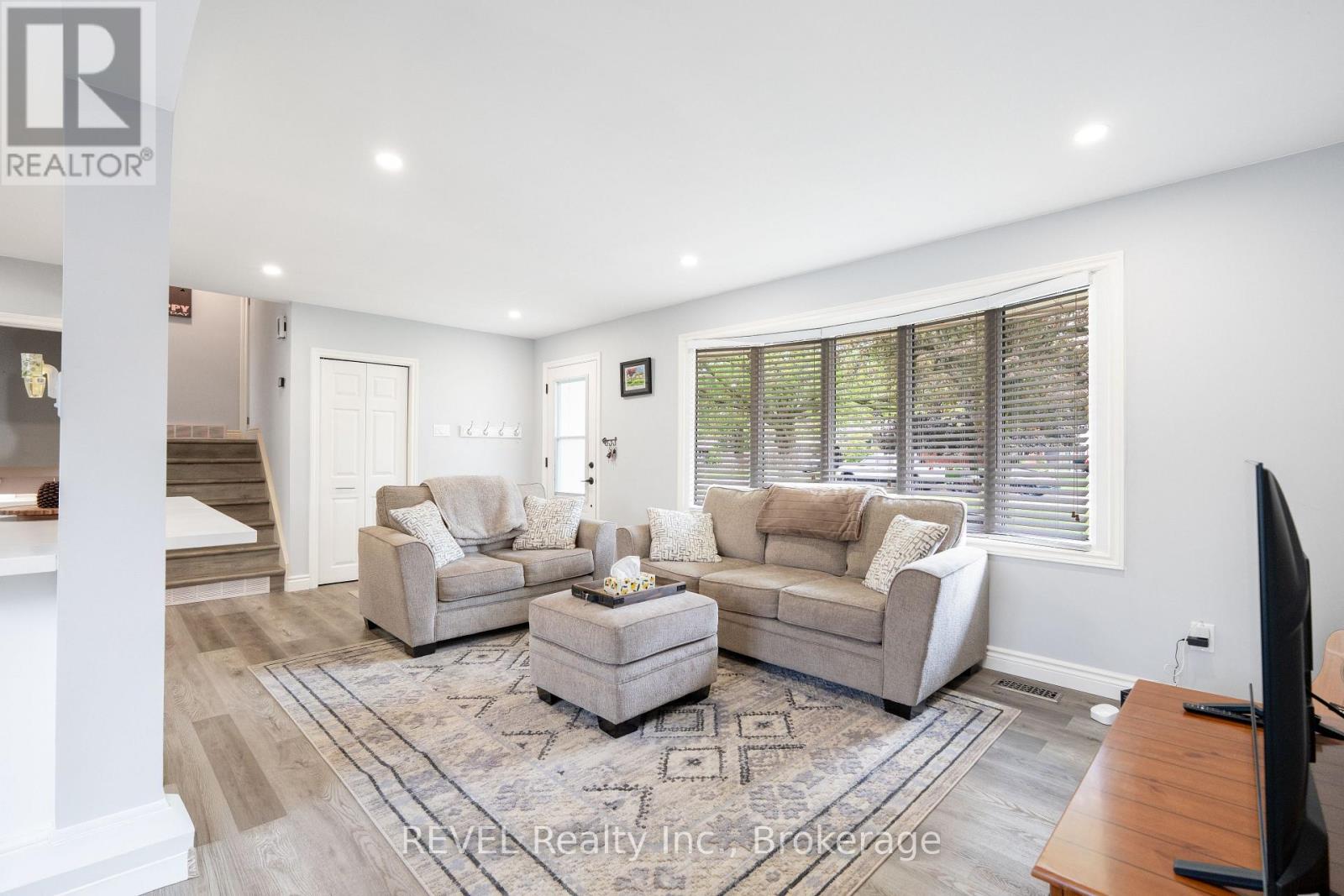 4480 Queensway Gardens, Niagara Falls, Ontario  L2E 6P7 - Photo 4 - X13206370