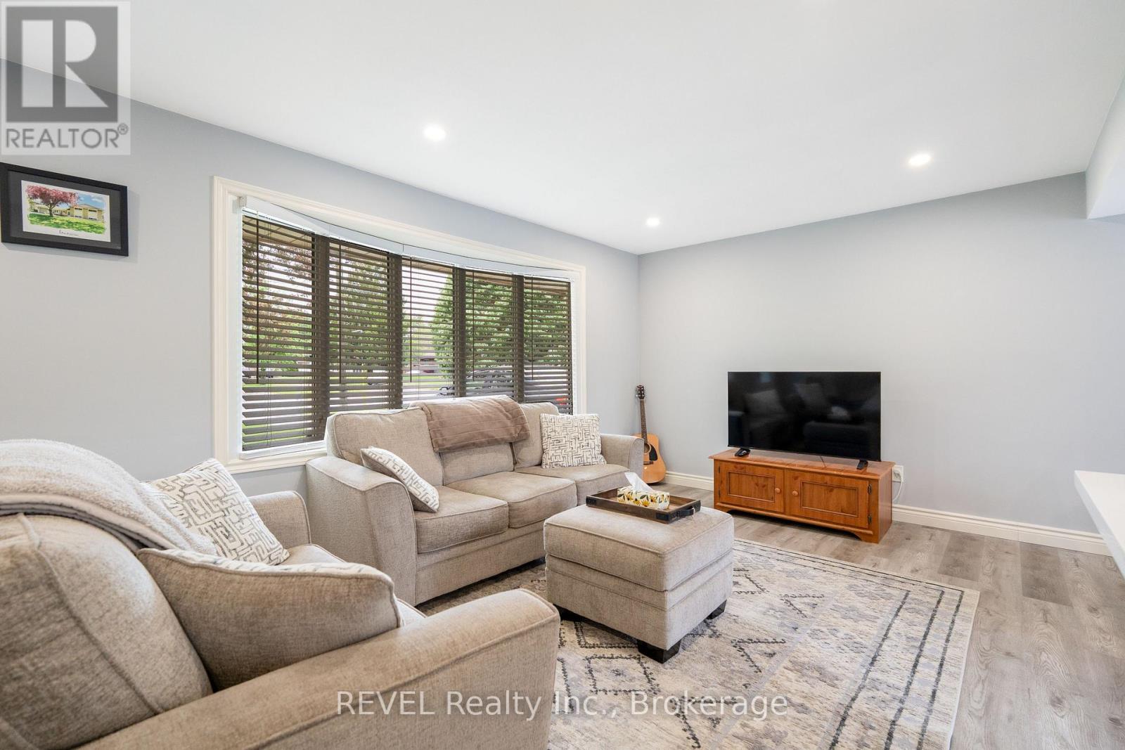 4480 Queensway Gardens, Niagara Falls, Ontario  L2E 6P7 - Photo 6 - X13206370