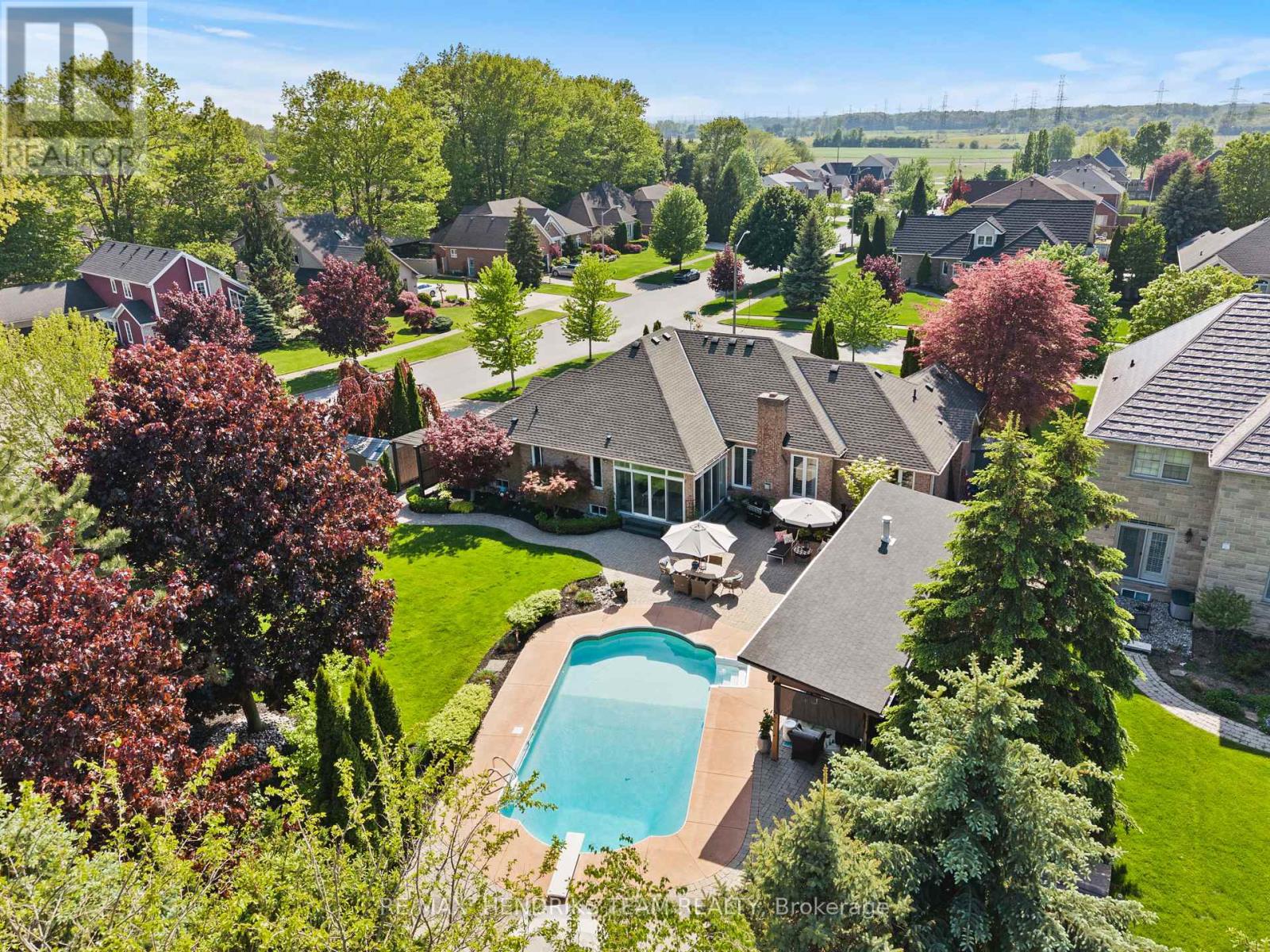 8152 WESTMINSTER DRIVE, Niagara Falls, Ontario