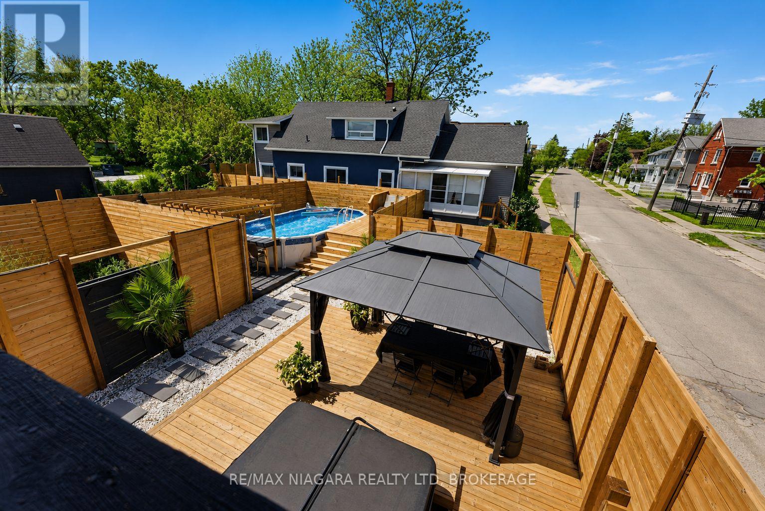6043 Main Street, Niagara Falls, Ontario  L2G 6A1 - Photo 12 - X13210770