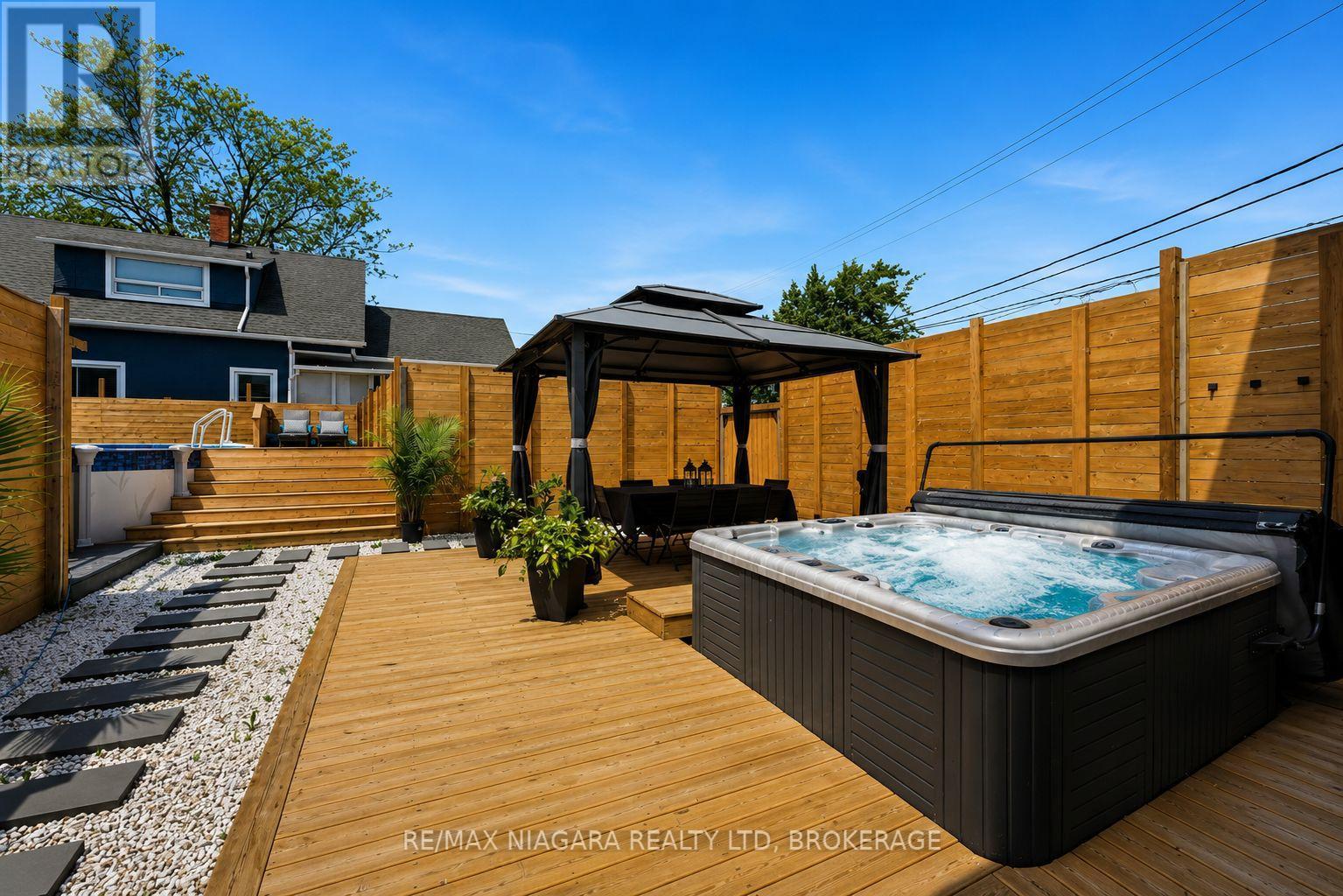 6043 Main Street, Niagara Falls, Ontario  L2G 6A1 - Photo 15 - X13210770