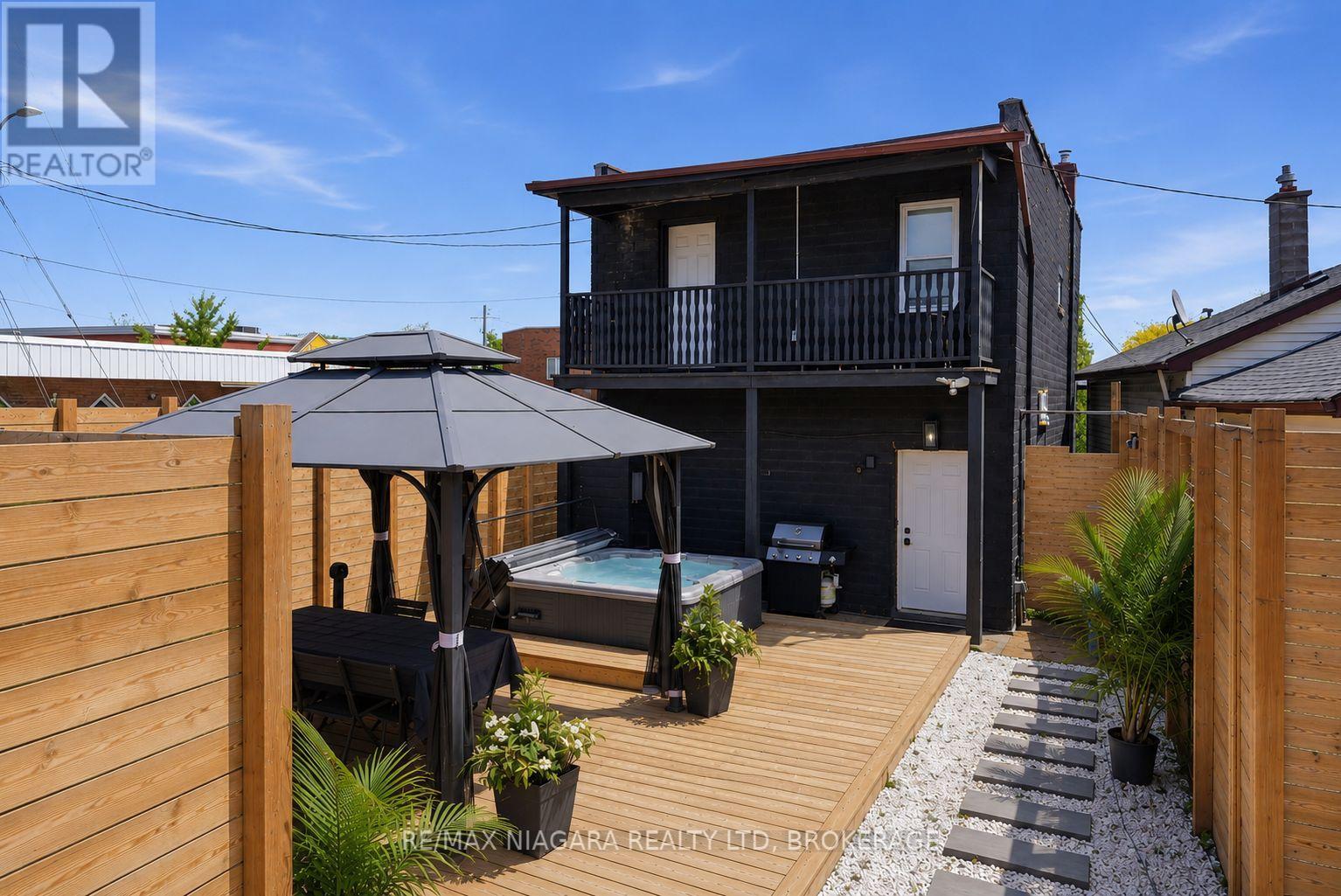 6043 Main Street, Niagara Falls, Ontario  L2G 6A1 - Photo 22 - X13210770