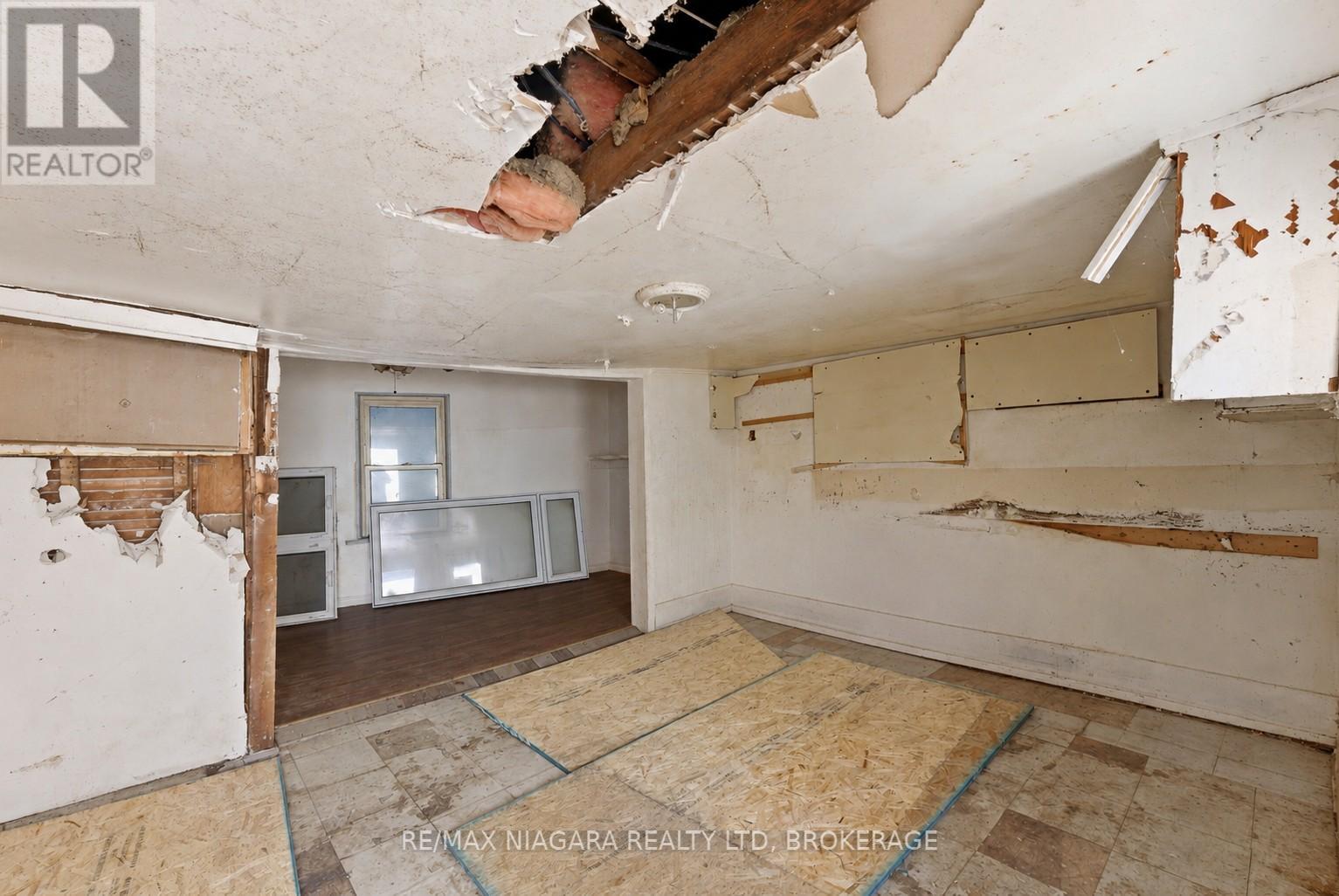 6043 Main Street, Niagara Falls, Ontario  L2G 6A1 - Photo 32 - X13210770