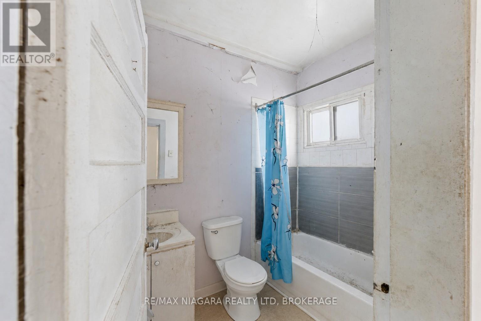 6043 Main Street, Niagara Falls, Ontario  L2G 6A1 - Photo 37 - X13210770