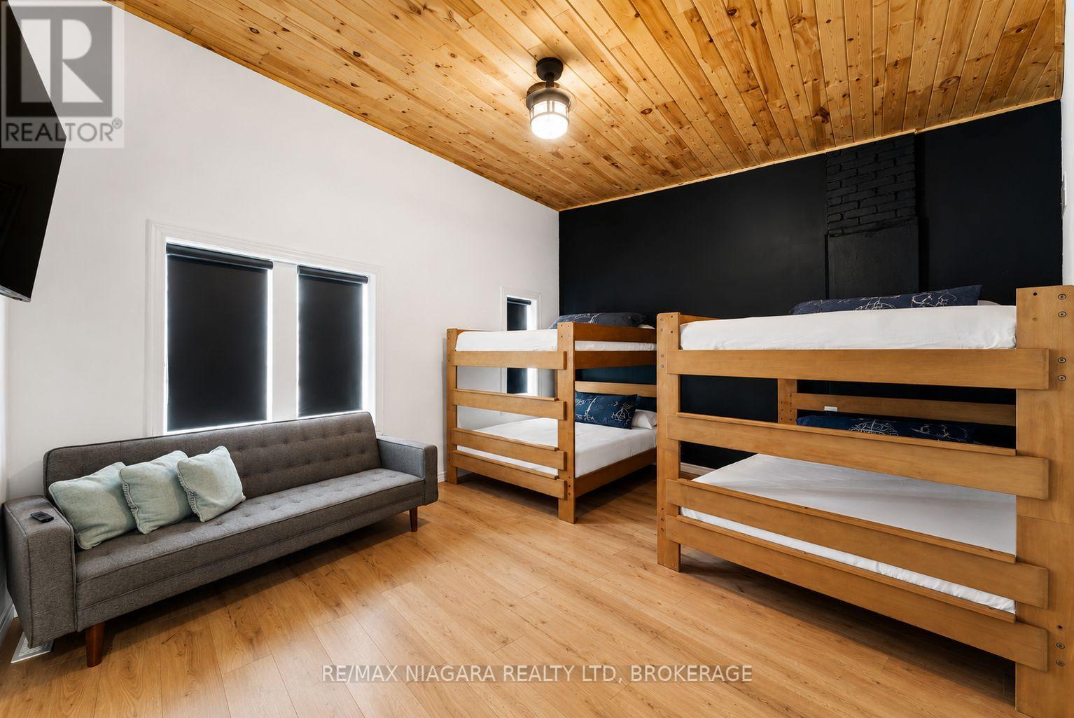 6043 Main Street, Niagara Falls, Ontario  L2G 6A1 - Photo 8 - X13210770