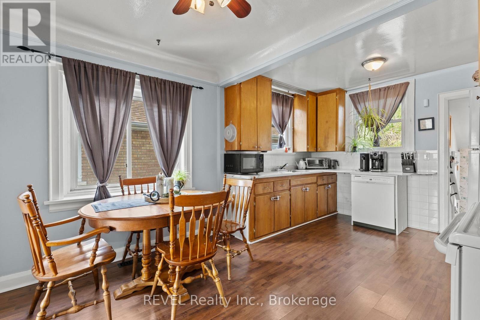 217 Niagara Street N, St. Catharines, Ontario  L2M 4V3 - Photo 12 - X13212322