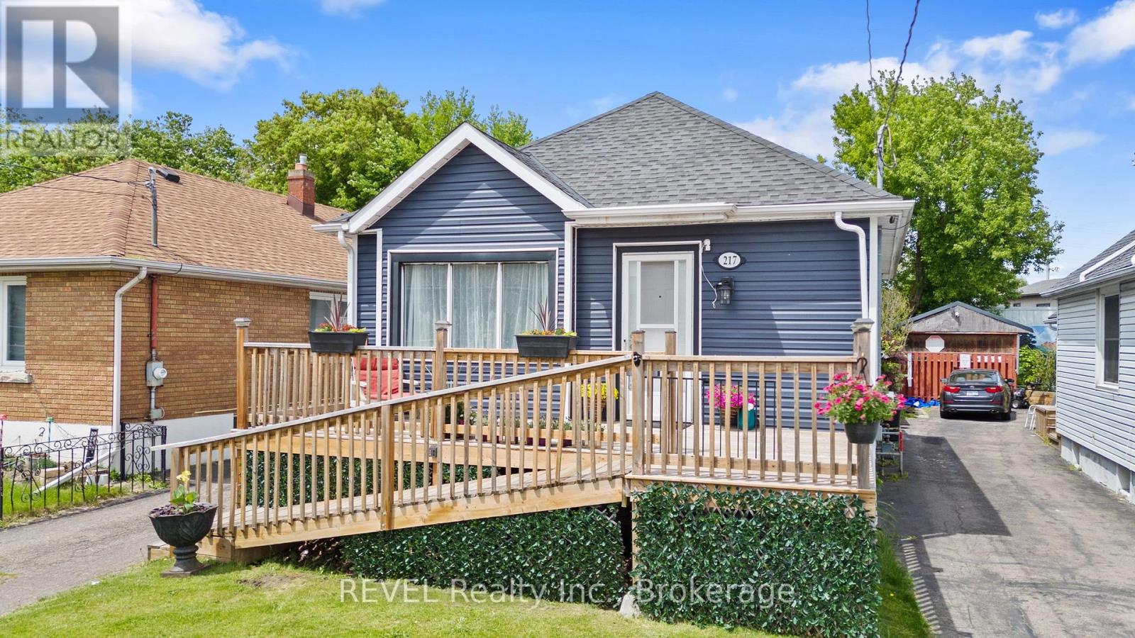 217 Niagara Street N, St. Catharines, Ontario  L2M 4V3 - Photo 3 - X13212322