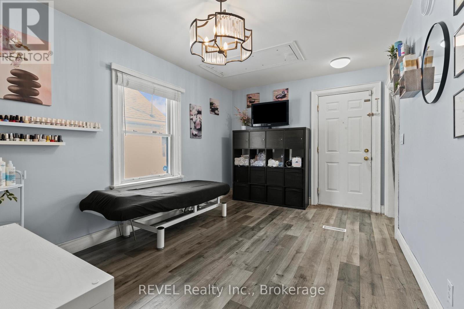 217 Niagara Street N, St. Catharines, Ontario  L2M 4V3 - Photo 5 - X13212322