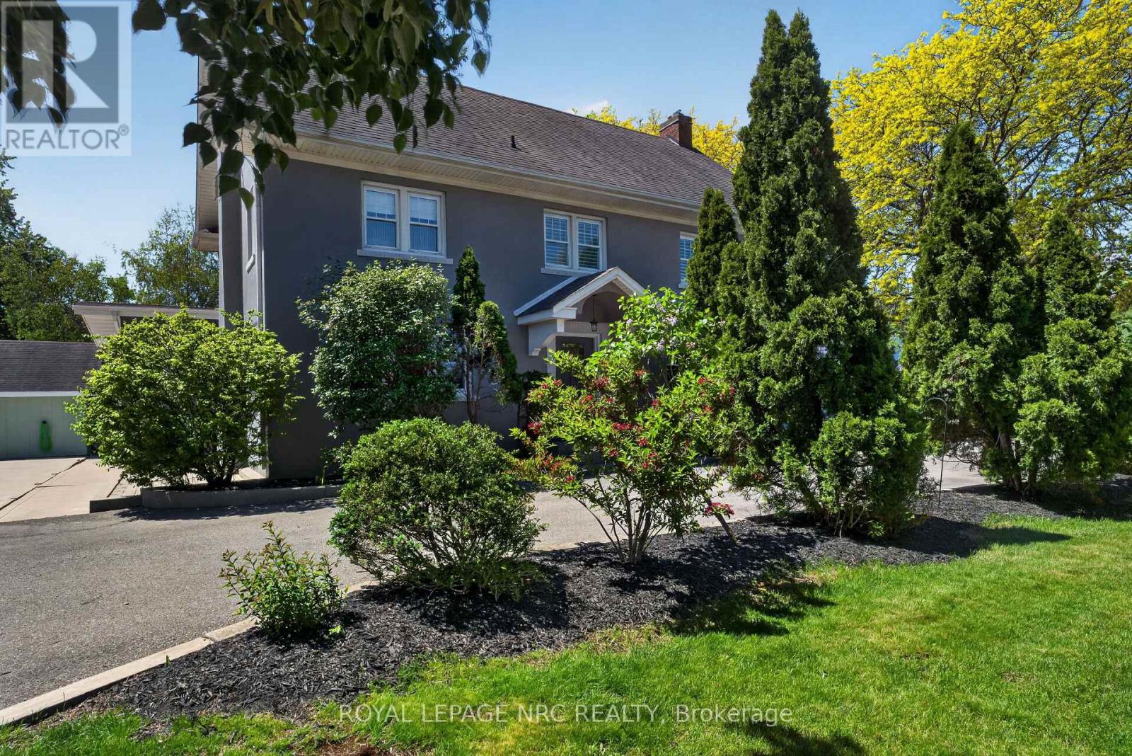 260 Main Street E, Grimsby, Ontario  L3M 1P8 - Photo 2 - X13213942