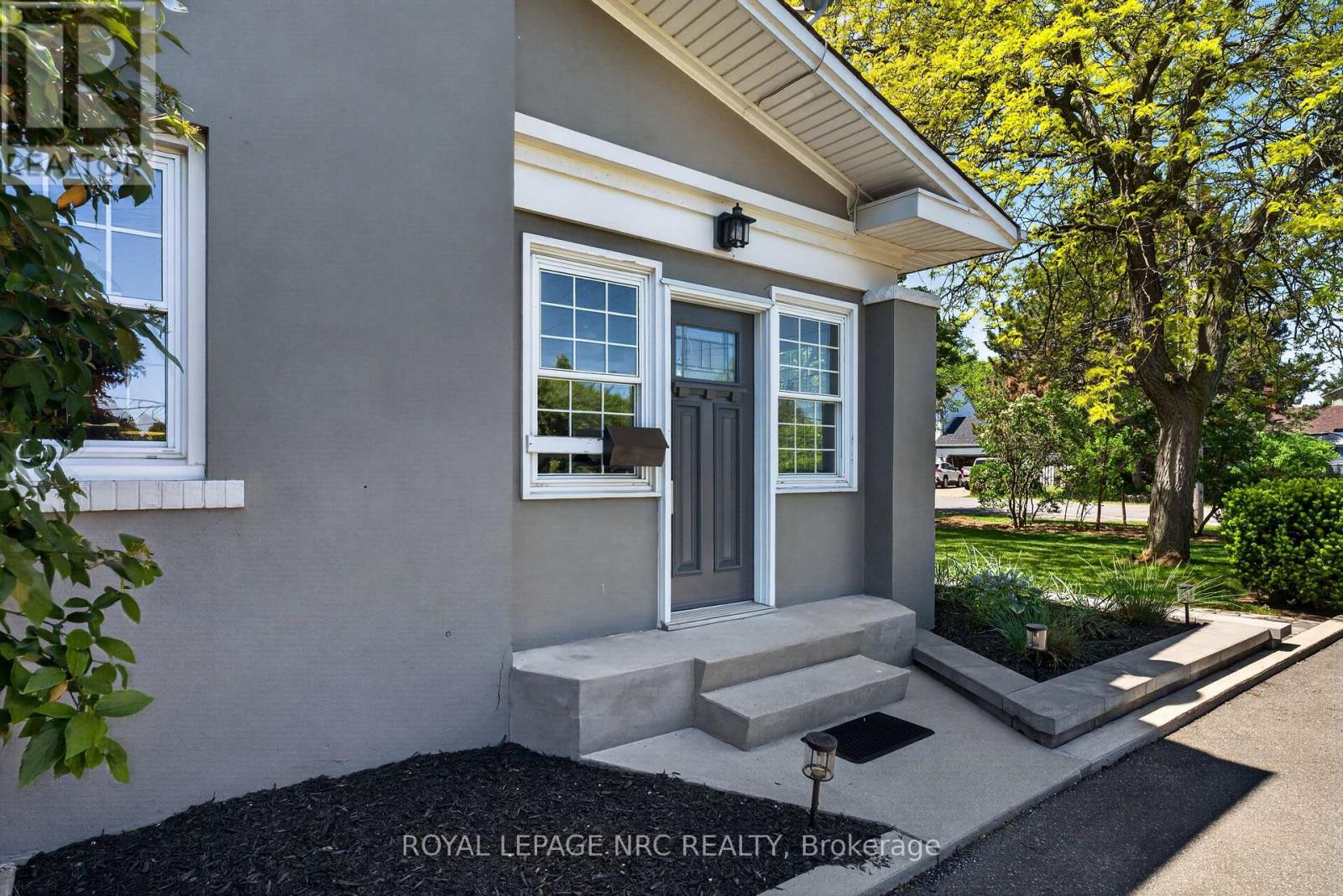 260 Main Street E, Grimsby, Ontario  L3M 1P8 - Photo 9 - X13213942