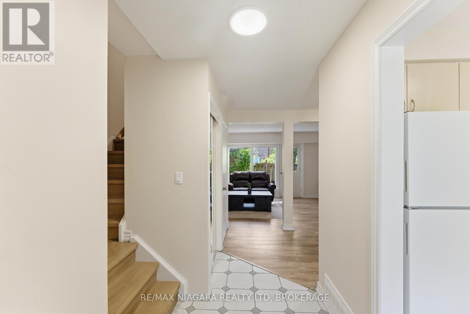 32 - 1 Wootten Way S, Markham, Ontario  L3P 3H7 - Photo 4 - N13216072
