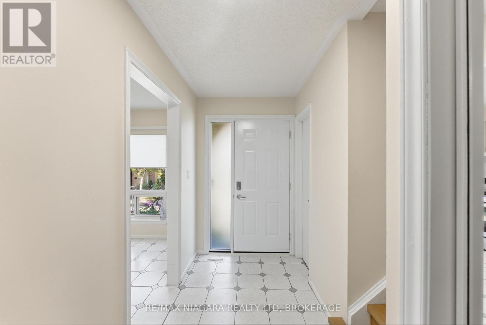 32 - 1 Wootten Way S, Markham, Ontario  L3P 3H7 - Photo 5 - N13216072