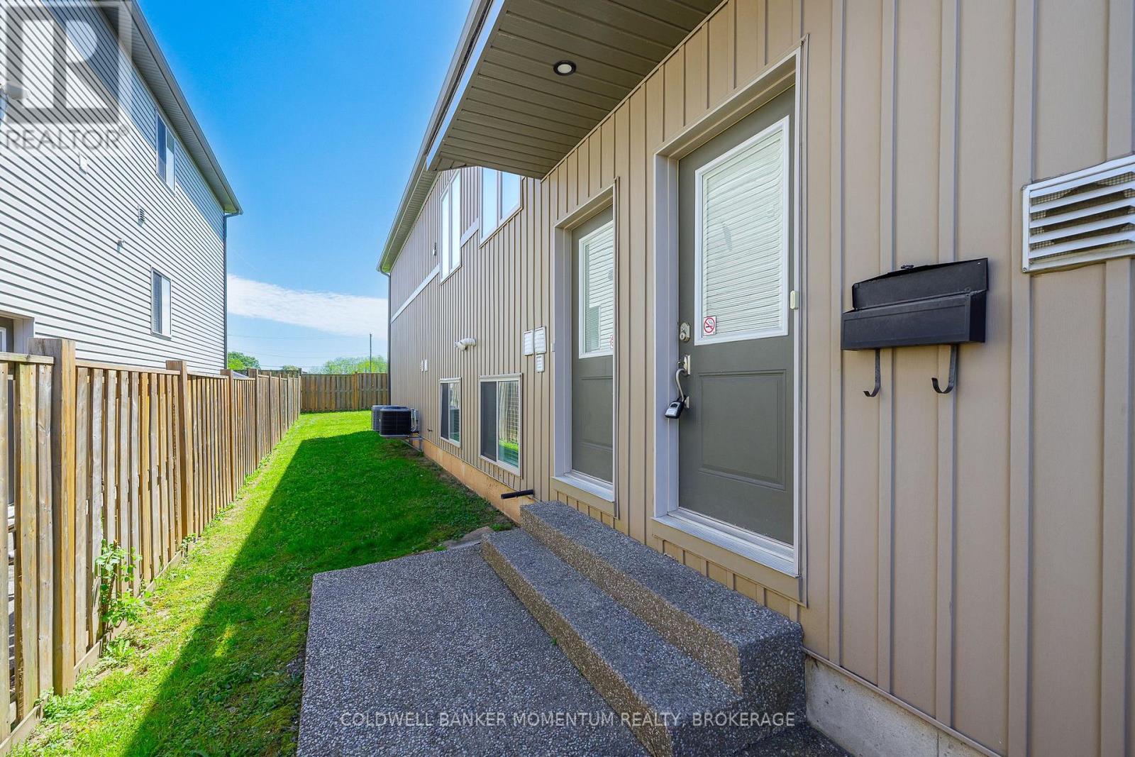 44 Cleveland Street, Thorold, Ontario  L2V 3K4 - Photo 4 - X13218644