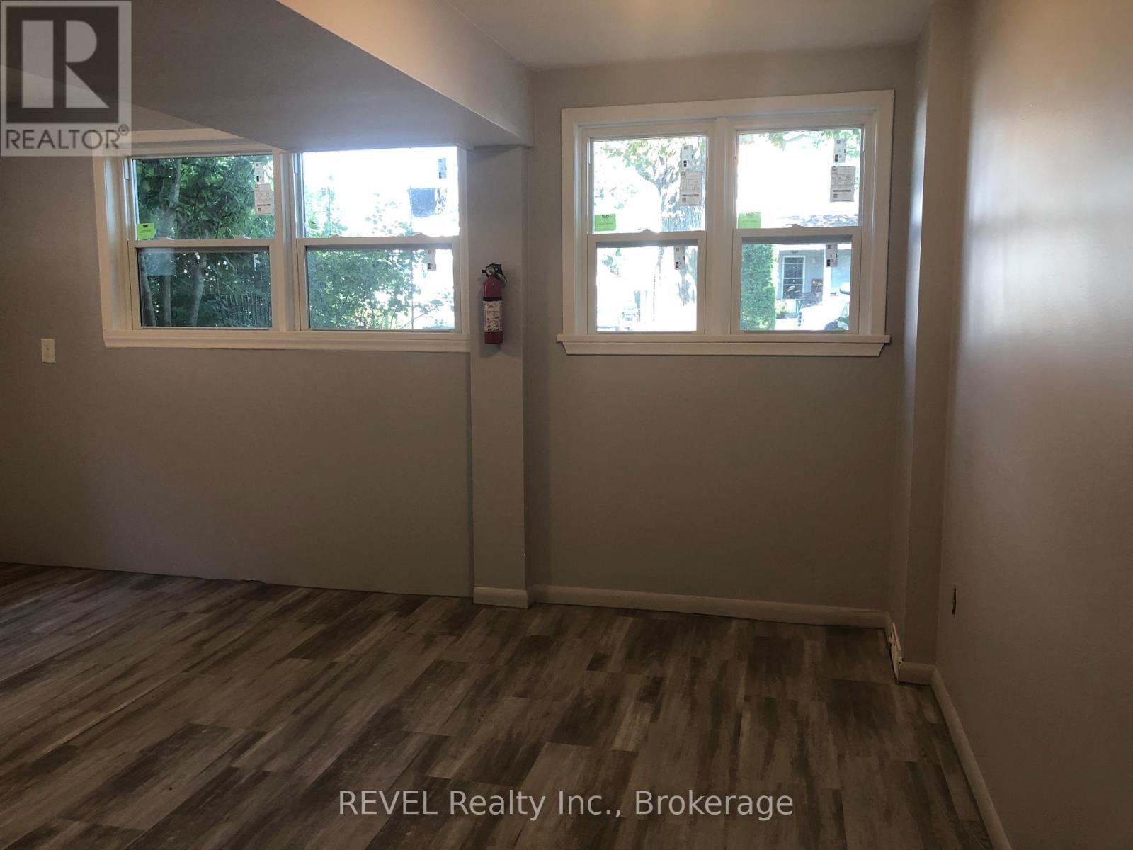 4591 Homewood Avenue, Niagara Falls, Ontario  L2E 4X9 - Photo 12 - X13220090