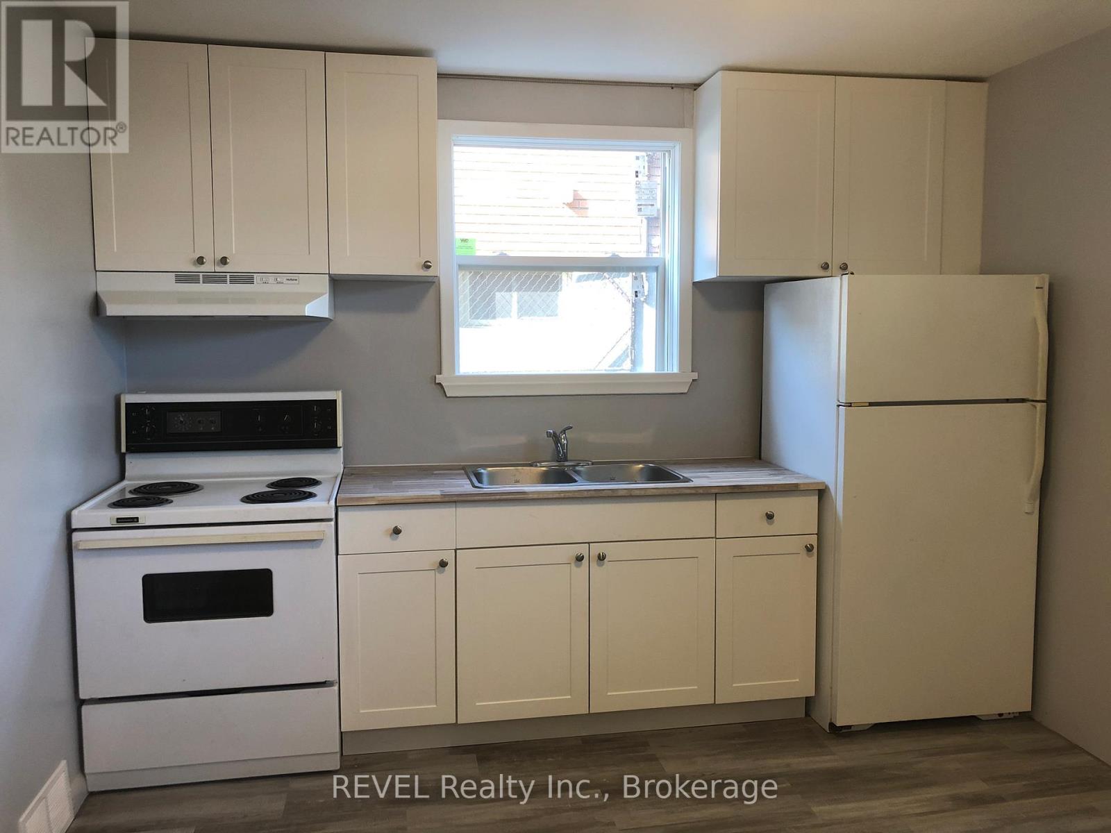 4591 Homewood Avenue, Niagara Falls, Ontario  L2E 4X9 - Photo 8 - X13220090