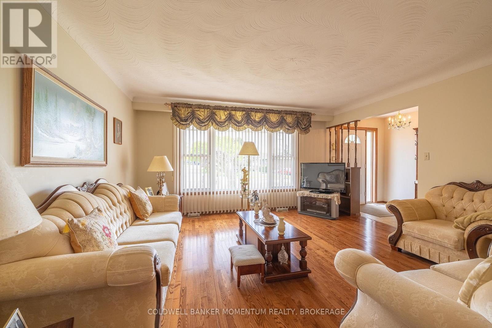 4177 Brookdale Drive, Niagara Falls, Ontario  L2H 2A9 - Photo 9 - X13220874