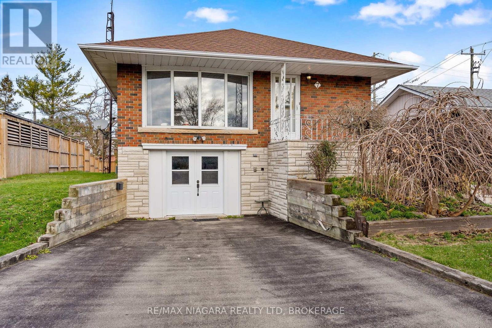 7 SOUTH CRESCENT, Port Colborne, Ontario