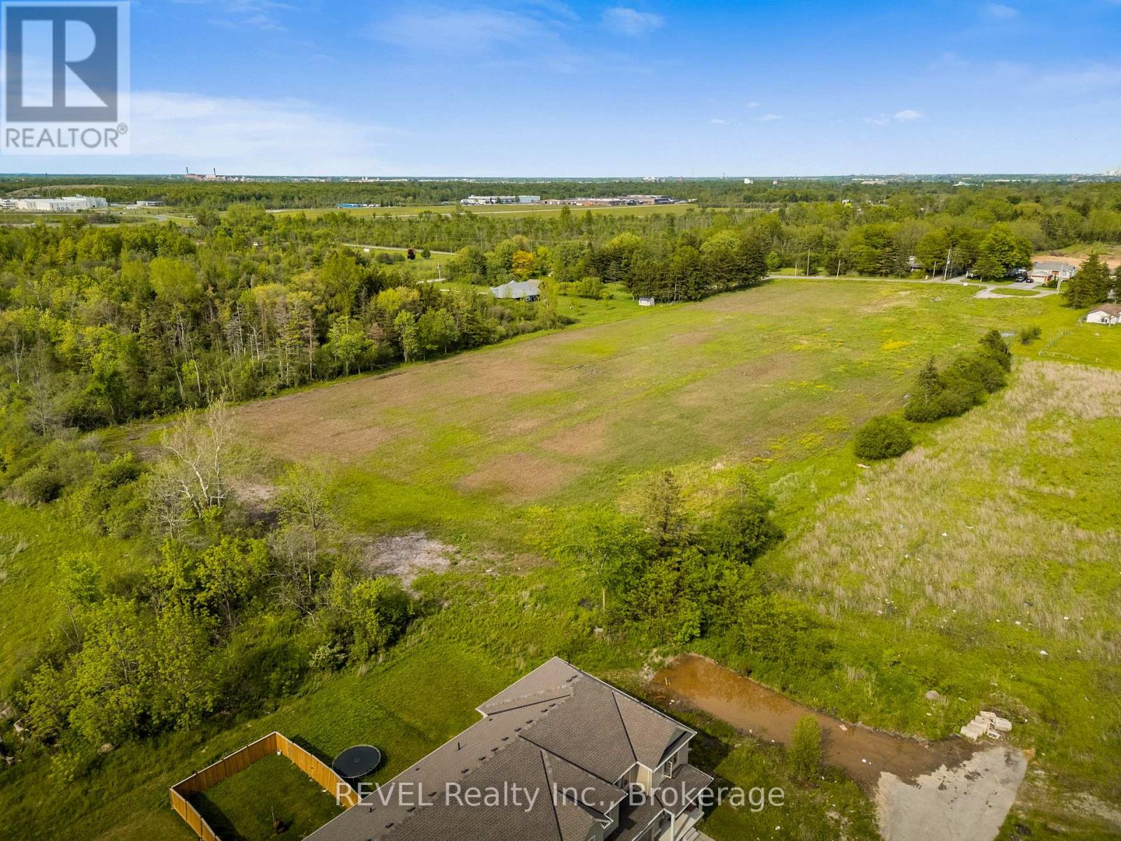 1257 Pettit Road W, Fort Erie, Ontario  L2A 5A4 - Photo 10 - X13228984