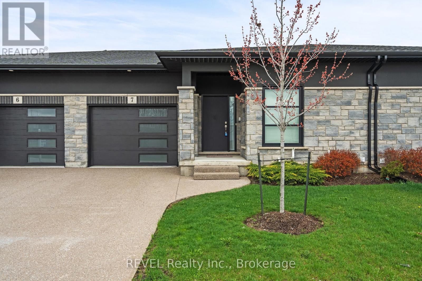 7 - 7138 PARSA STREET E, Niagara Falls, Ontario