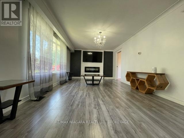 Upper - 6307 Carolyn Avenue, Niagara Falls, Ontario  L2E 5H6 - Photo 12 - X13231090