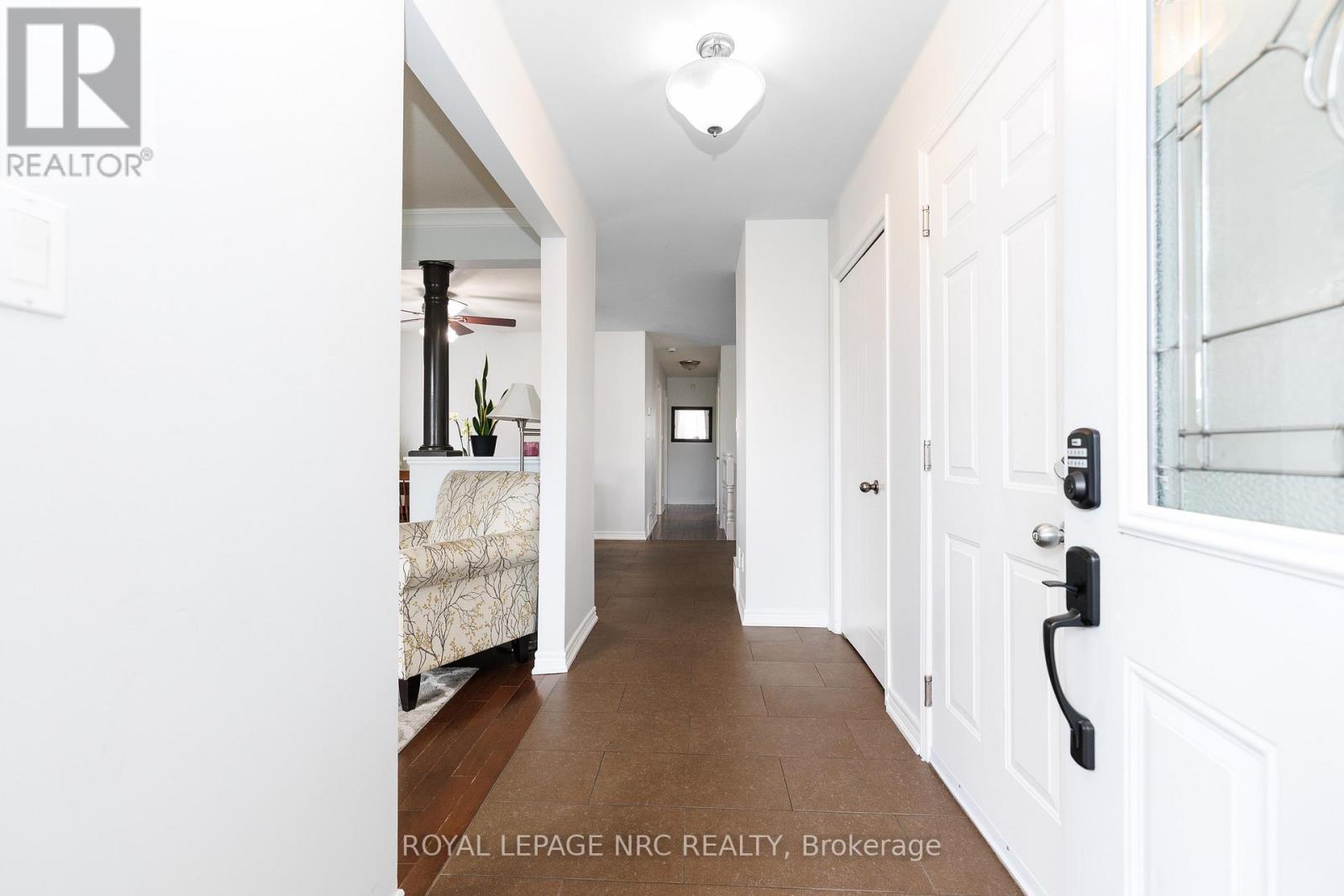 16 Leonard Drive, St. Catharines, Ontario  L2S 3V2 - Photo 3 - X13231668