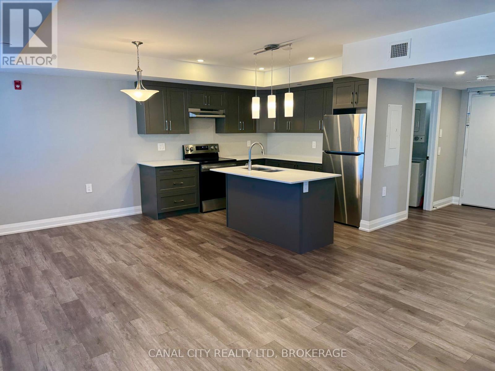 4 - 6 Ann Street, Thorold, Ontario  L2V 2J3 - Photo 3 - X13232124
