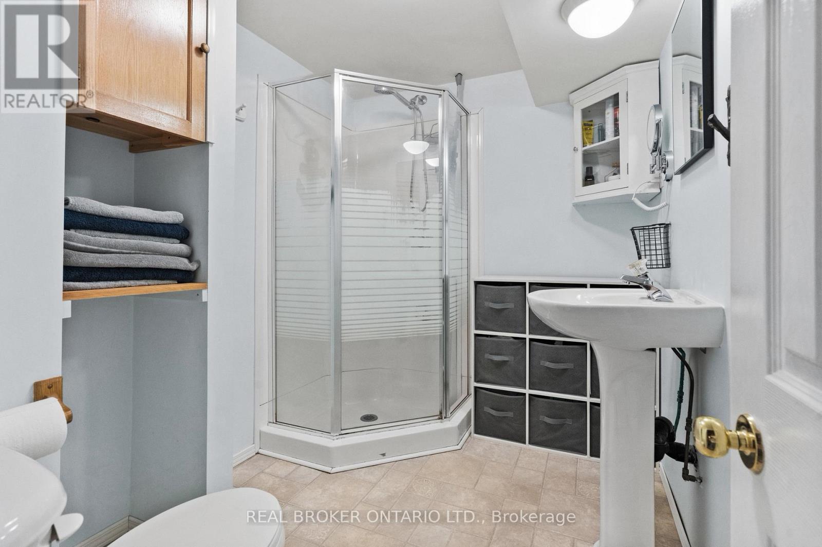 8 Goldsmith Avenue, St. Catharines, Ontario  L2M 2V8 - Photo 14 - X13232244