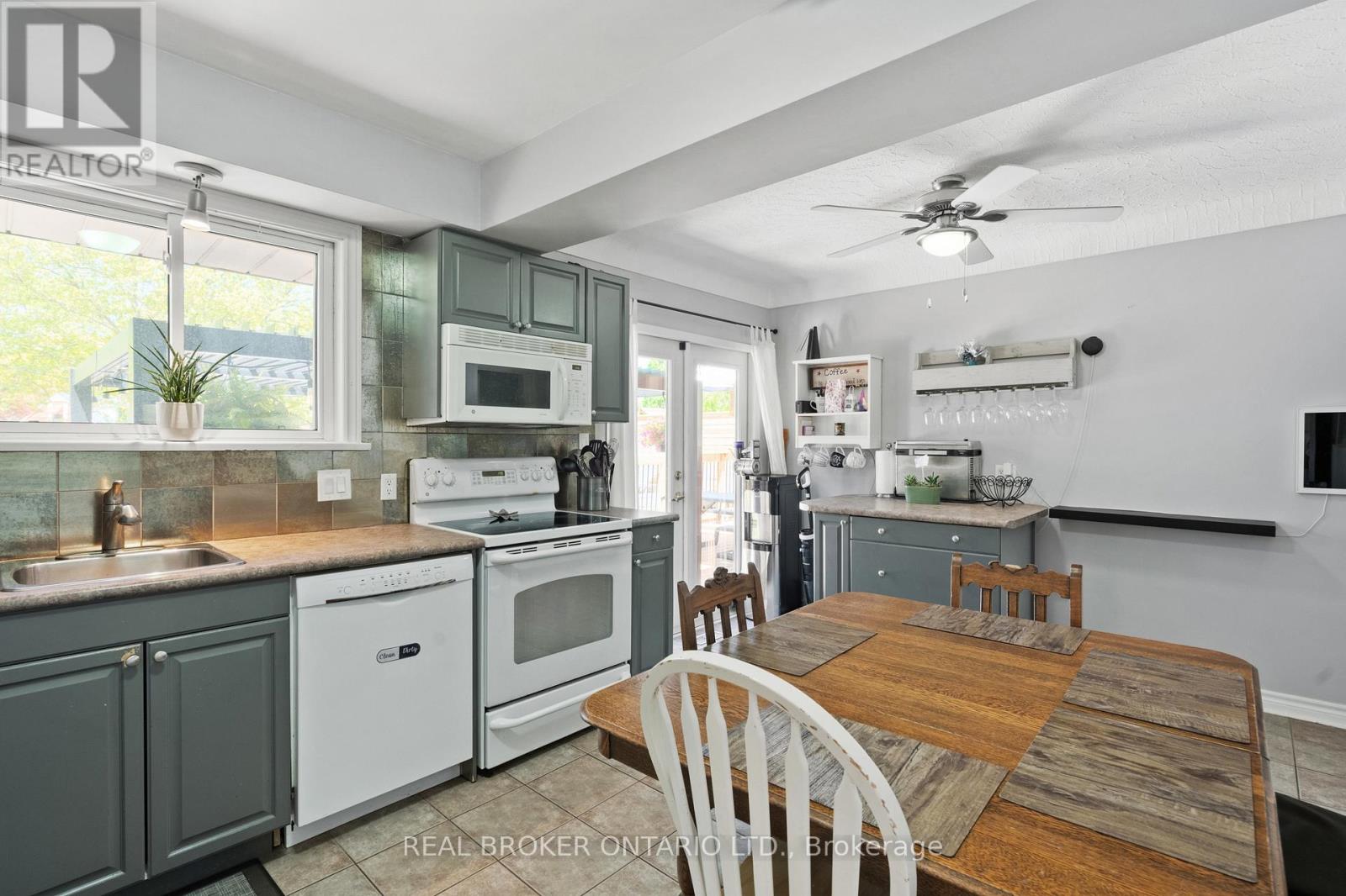 8 Goldsmith Avenue, St. Catharines, Ontario  L2M 2V8 - Photo 8 - X13232244