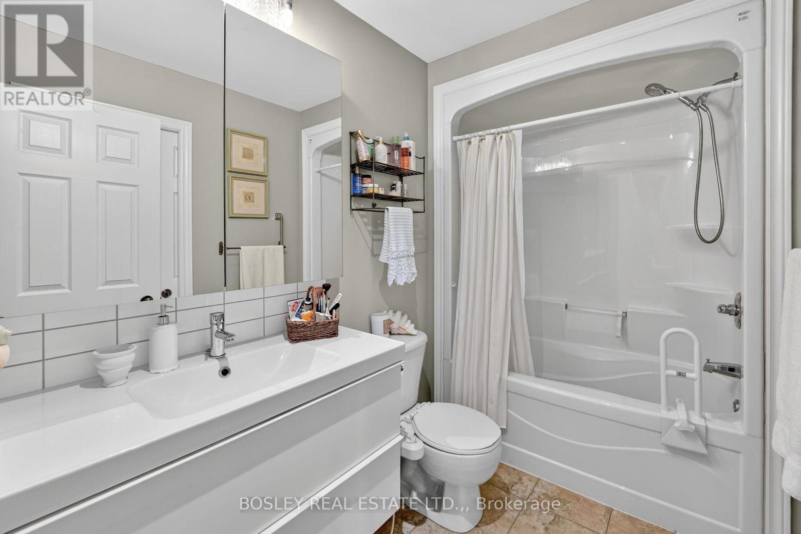 Unit 12 - 7 Gibson Place, St. Catharines, Ontario  L2R 0A3 - Photo 13 - X13235088