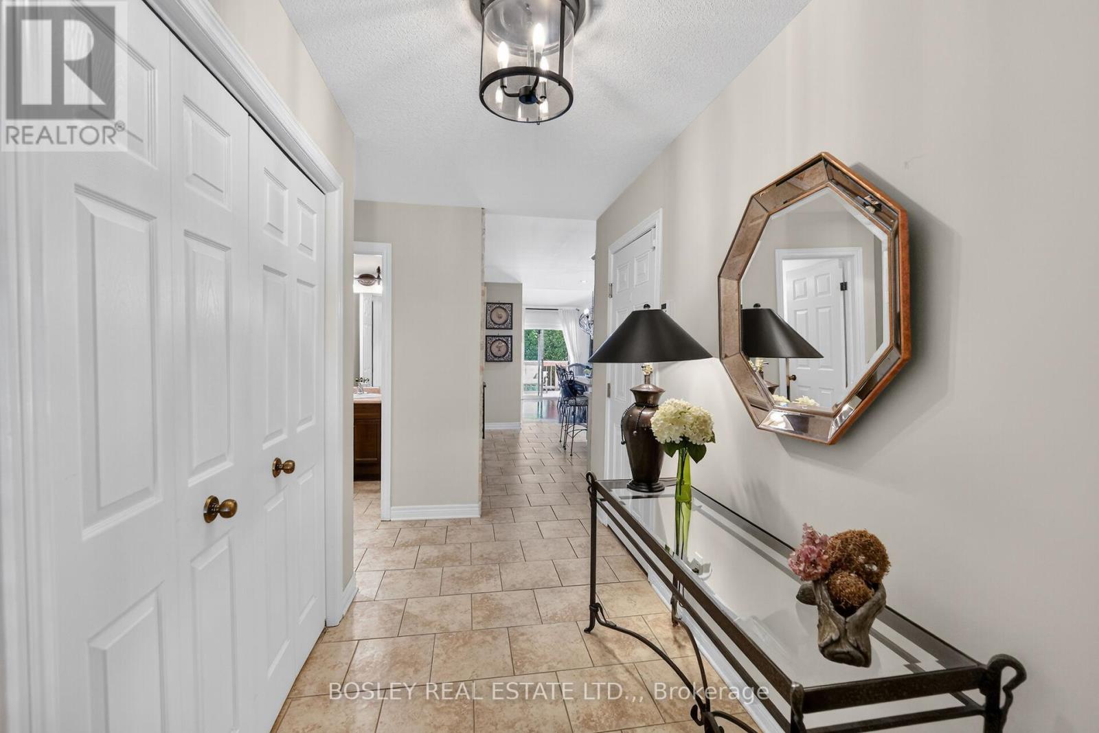 Unit 12 - 7 Gibson Place, St. Catharines, Ontario  L2R 0A3 - Photo 2 - X13235088