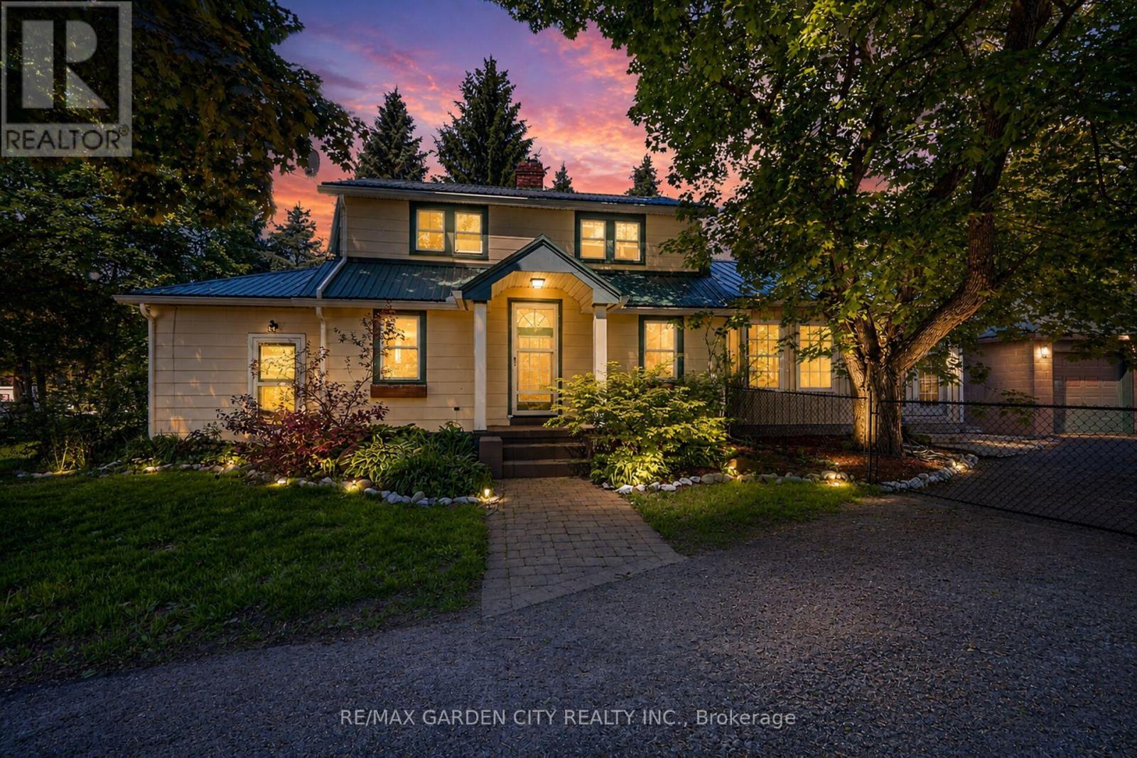 323 REGIONAL 20 ROAD, Pelham, Ontario