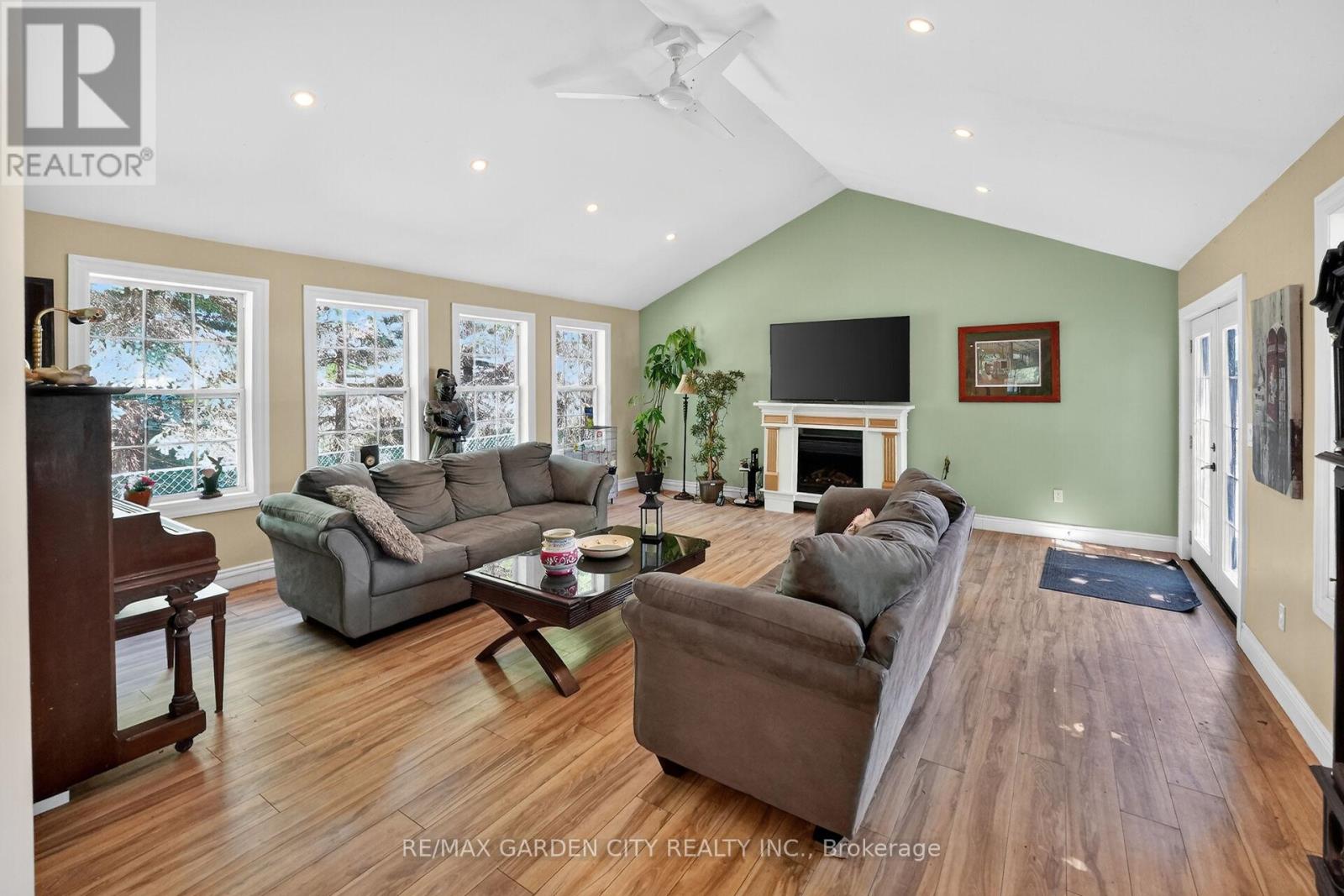 323 Regional 20 Road, Pelham, Ontario  L0S 1C0 - Photo 11 - X13235744