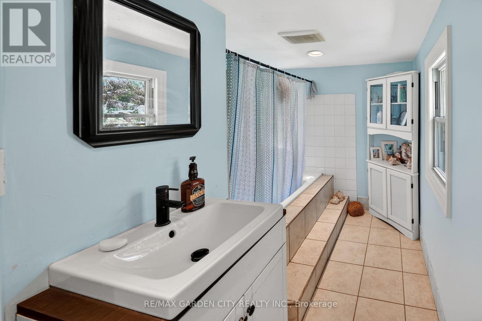323 Regional 20 Road, Pelham, Ontario  L0S 1C0 - Photo 17 - X13235744