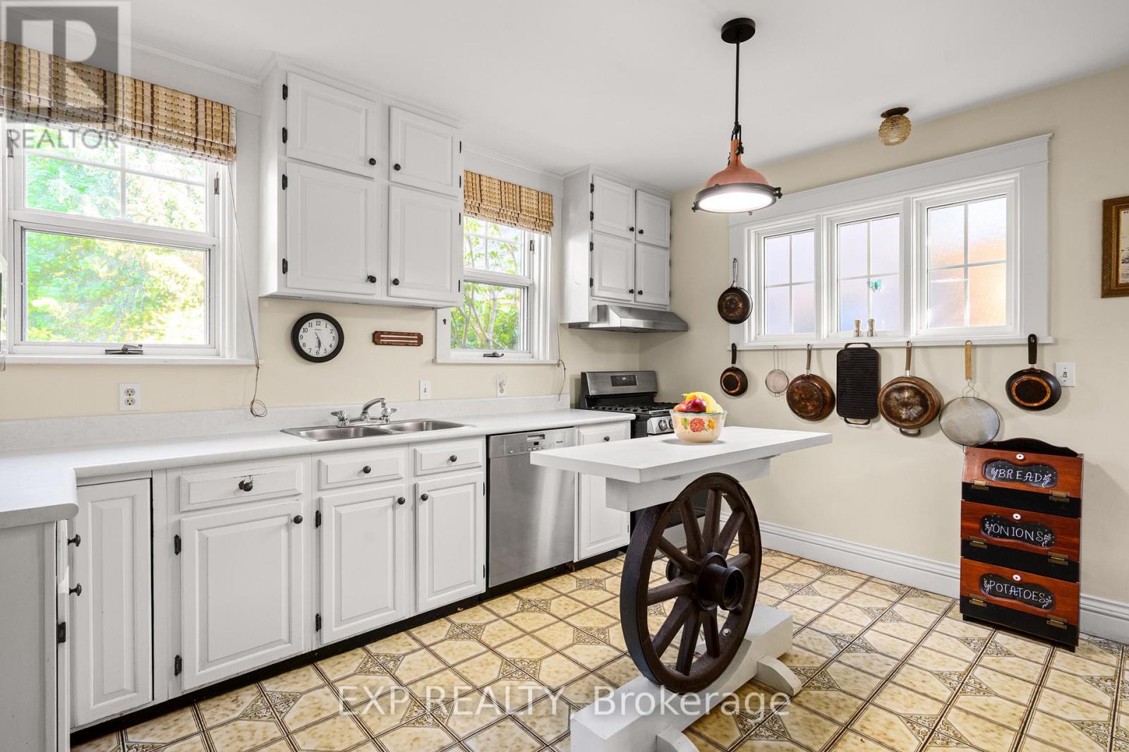 15 Trafalgar Street, St. Catharines, Ontario  L2R 3L9 - Photo 19 - X13237130