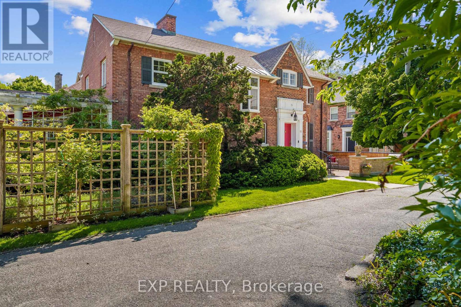 15 Trafalgar Street, St. Catharines, Ontario  L2R 3L9 - Photo 3 - X13237130