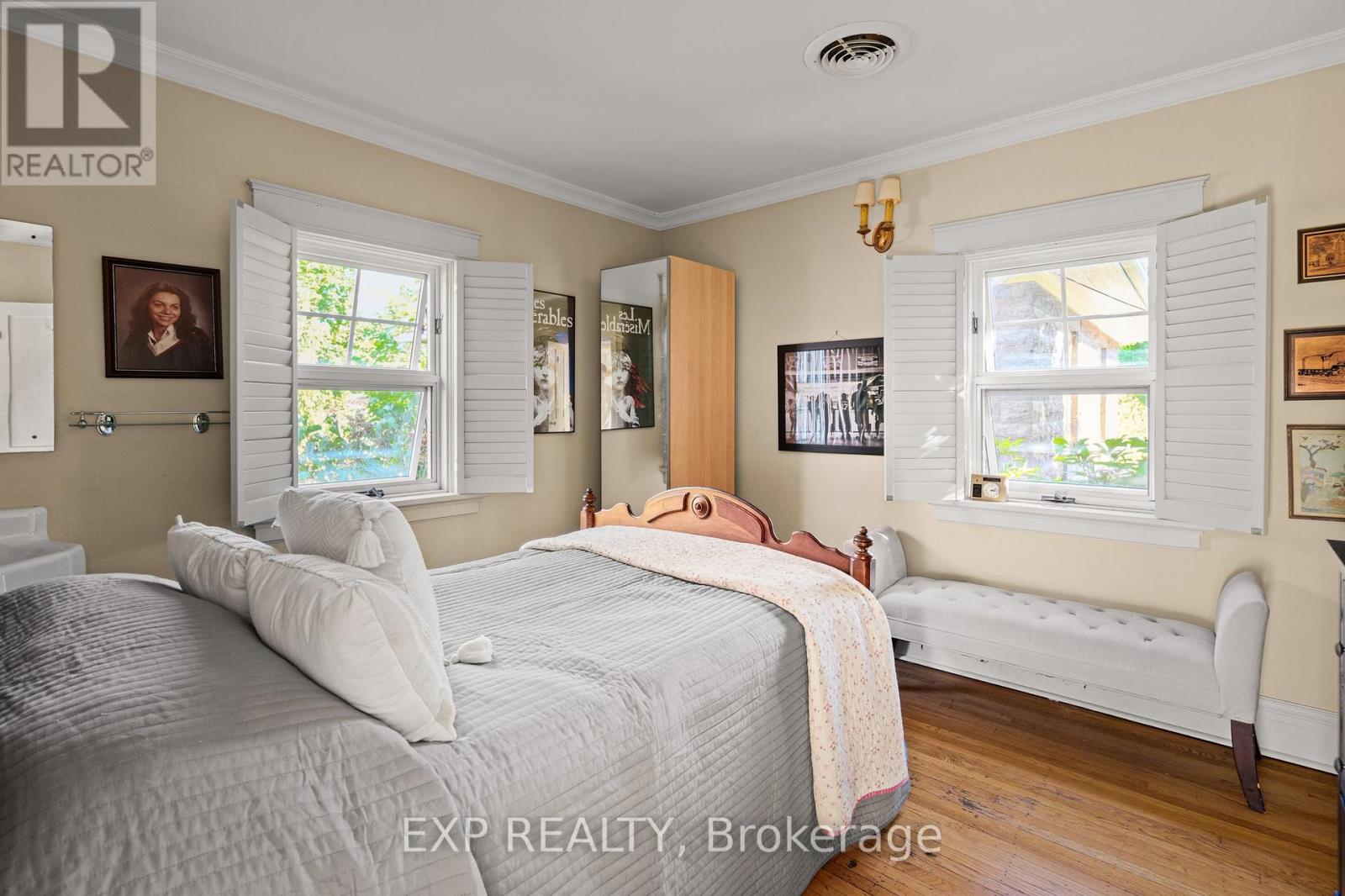 15 Trafalgar Street, St. Catharines, Ontario  L2R 3L9 - Photo 37 - X13237130