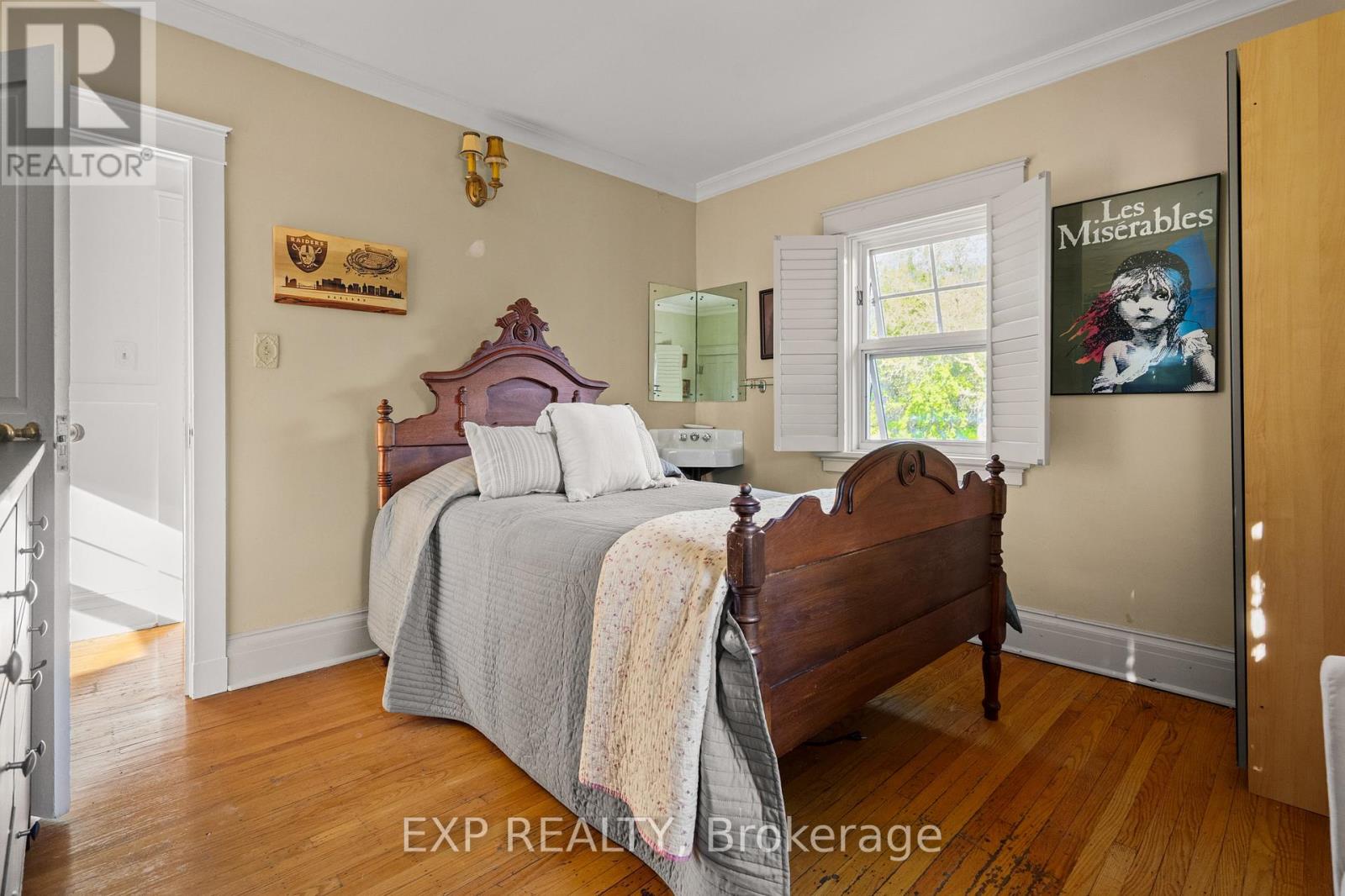 15 Trafalgar Street, St. Catharines, Ontario  L2R 3L9 - Photo 38 - X13237130